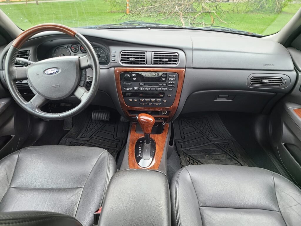 2005 Ford Taurus